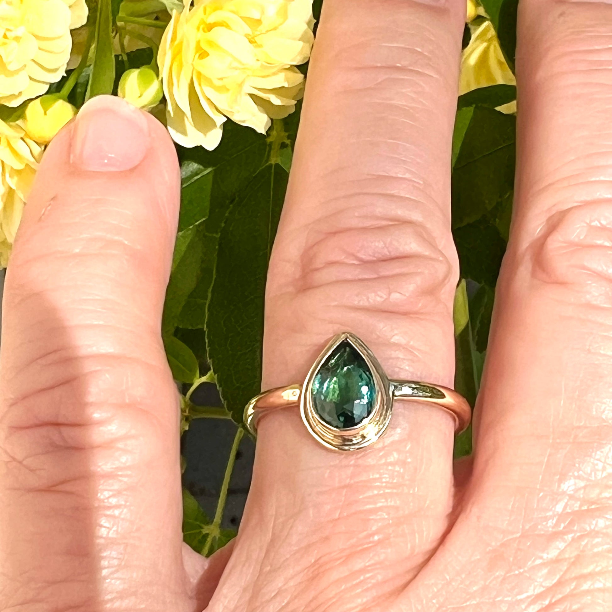 Green Sapphire 14k Gold ring, Gemstone Ring,Friendship Ring,September Birthstone Ring, Alternate Wedding Ring