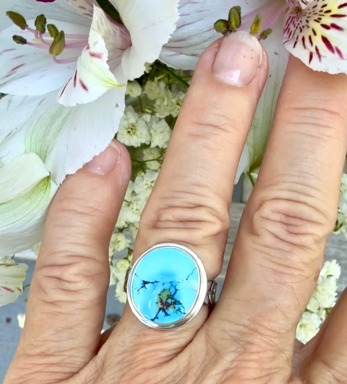 Golden Hills Turquoise Ring: Sterling Silver Leaf Band, Size 7.5