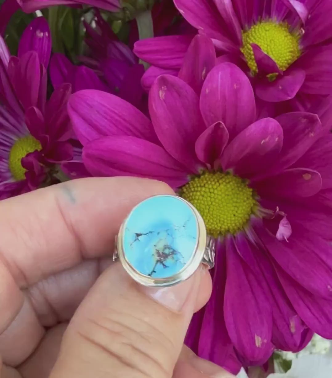 Golden Hills Turquoise Ring: Sterling Silver Leaf Band, Size 7.5