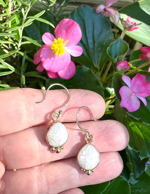 Carved Freshwater Pearl Set in 14k Gold With 14k Accents Earrings, Mismatched Flower Carving Earrings, Wedding Jewelry